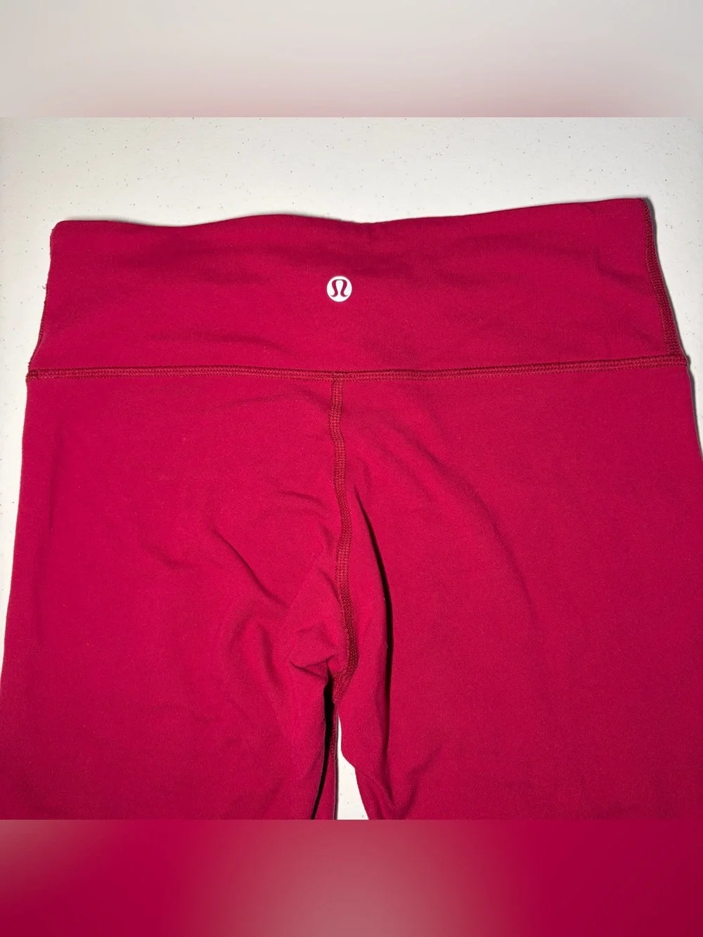 Lululemon Athletica Women's Wunder Under Cropped Leggings Red Solid Logo Size 6